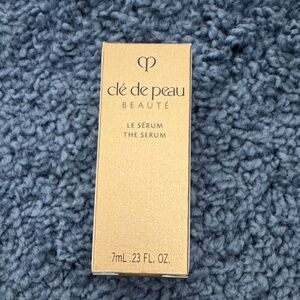 Clé de Peau Beauté Le Sérum - Luxurious